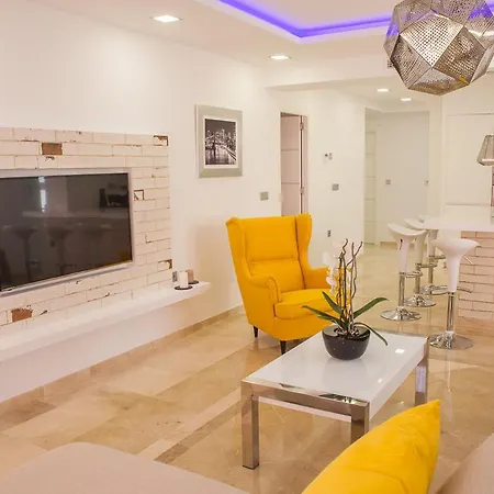 Luxury 100 Sq.m. Sea View Apartment Benalmadena